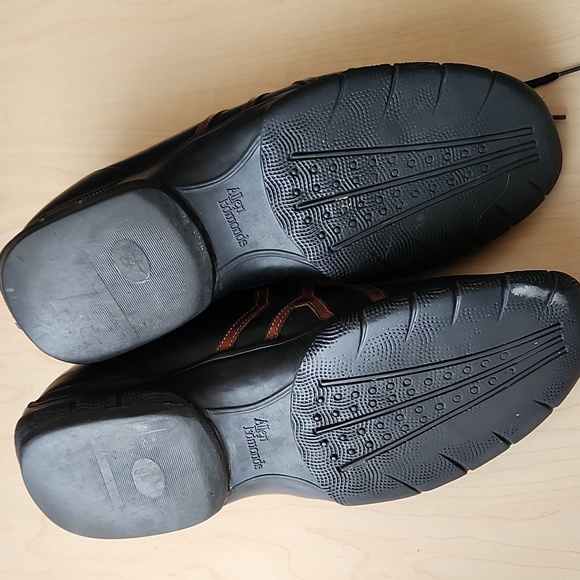 Allen Edmonds Casual Traveler Lace Up Sneaker - Picture 6 of 8